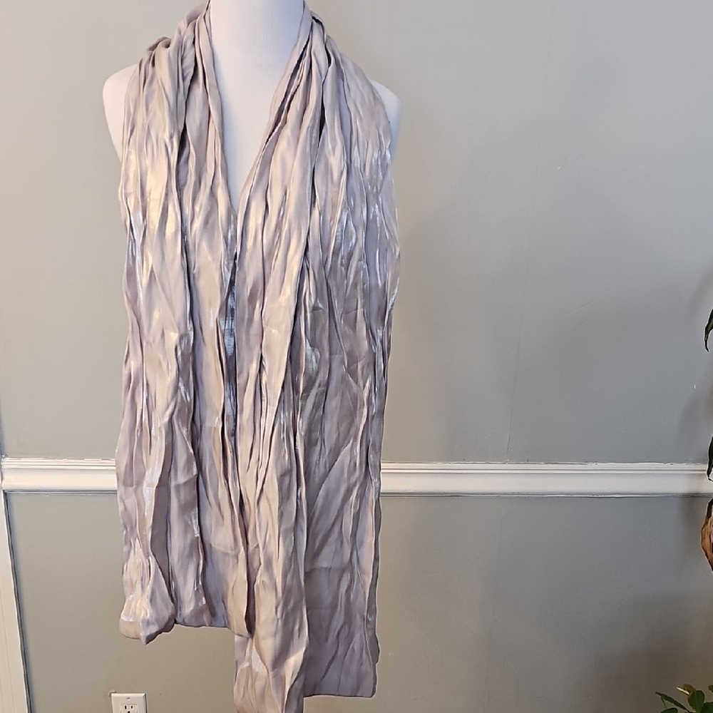 Cejon Shimmering Gray Scarf